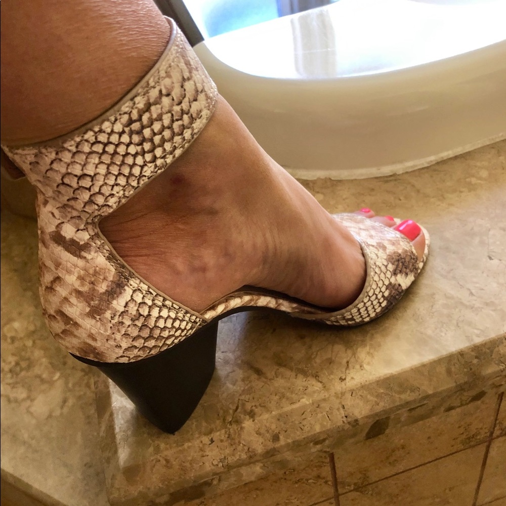 Vince Camuto Sandals Size 8 - Picture 6 of 8